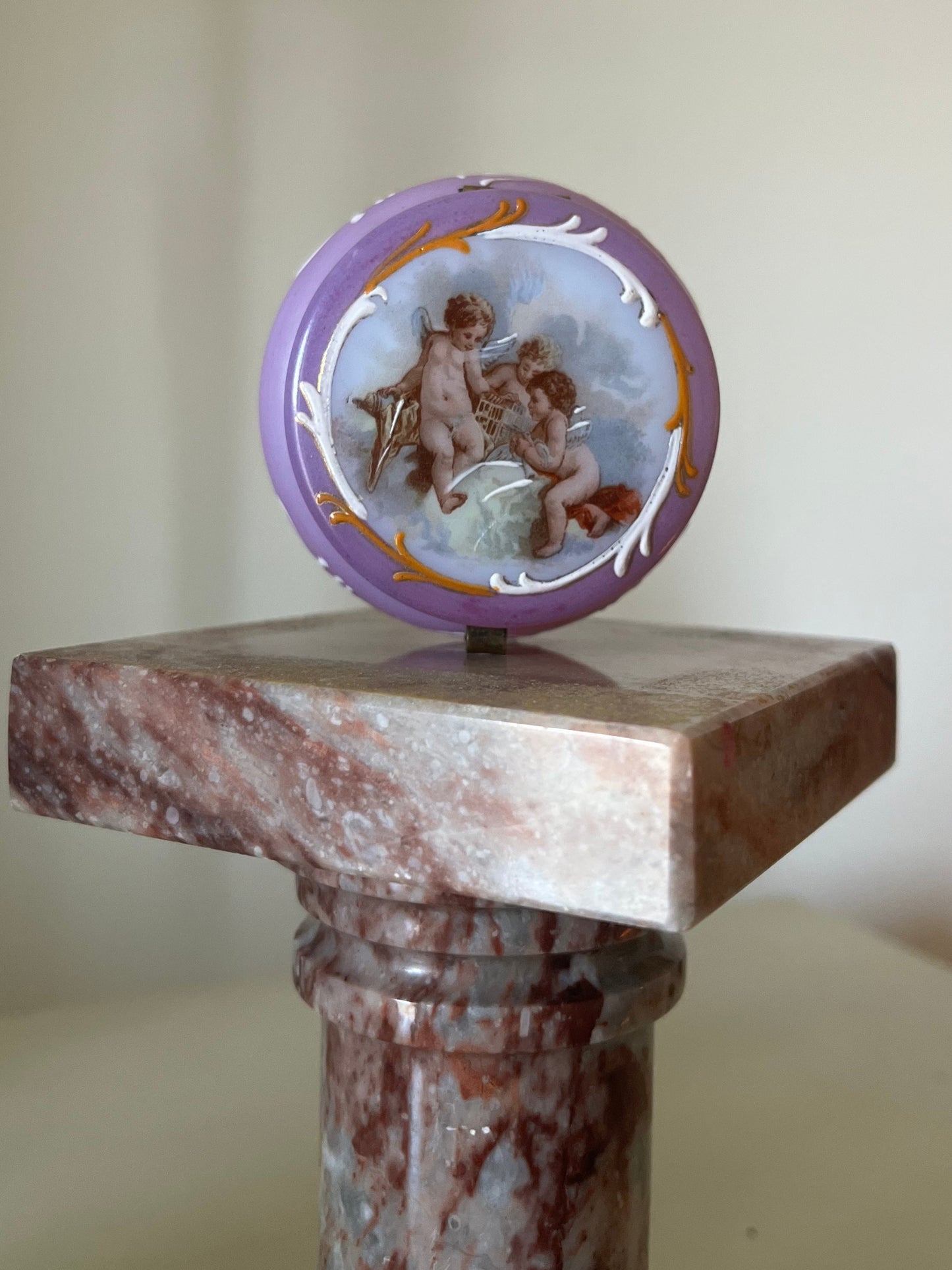 19th C.FRENCH OPALINE ART GLASS POWDER BOX WITH HAND PAINTED CHERUBS