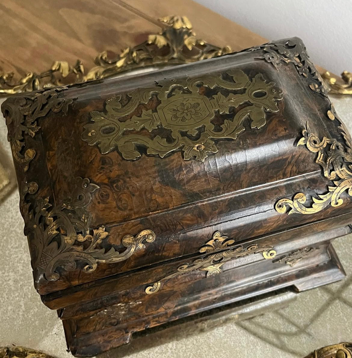 Antique 19th Century Wood Faux Painted Tortoise Shell Tea Caddy with brass accents. No Key. Some wear consistent with age